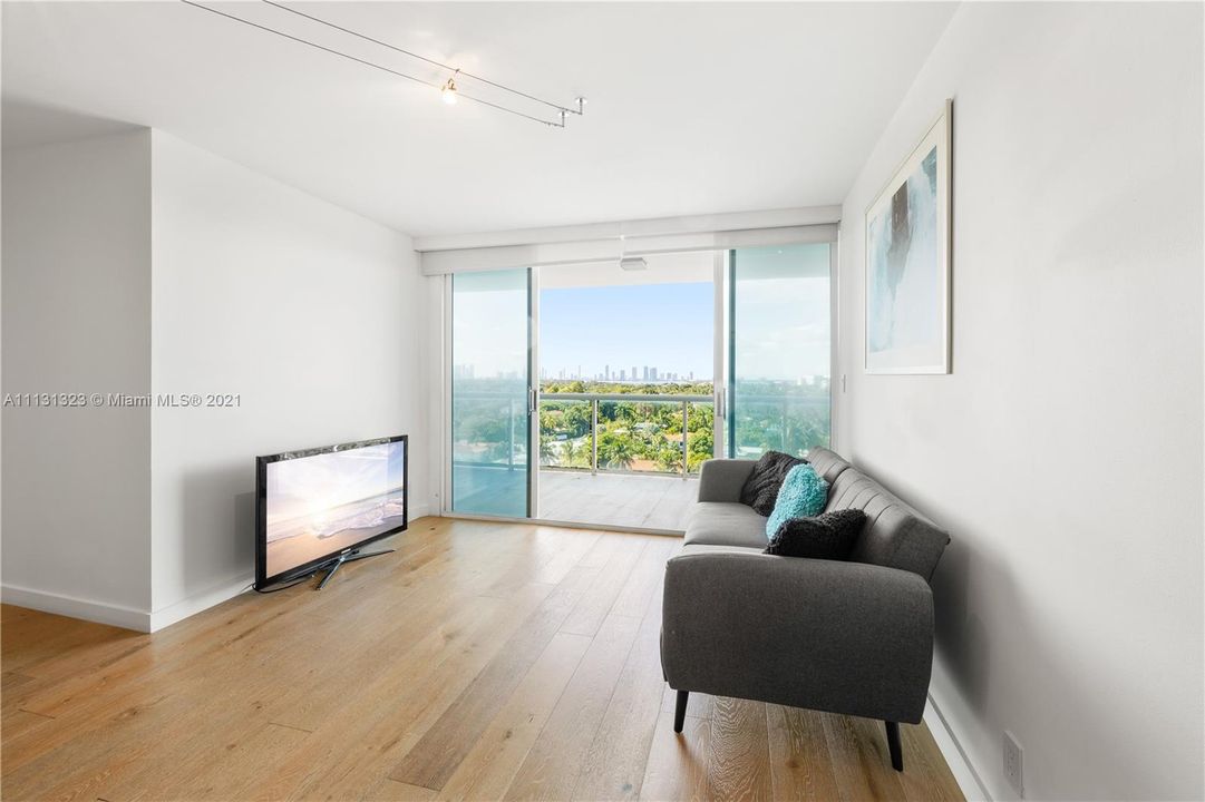 Recently Sold: $749,000 (2 beds, 2 baths, 1020 Square Feet)