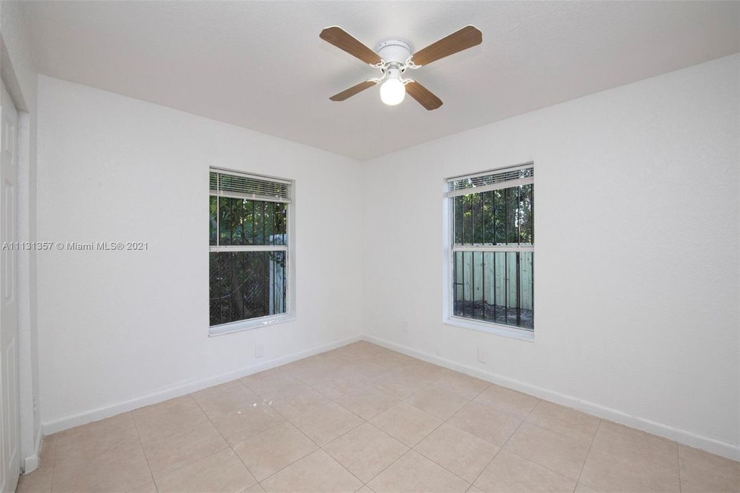 Recently Rented: $2,400 (3 beds, 2 baths, 1030 Square Feet)