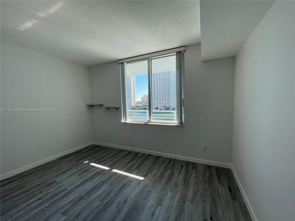 Recently Rented: $3,000 (1 beds, 1 baths, 868 Square Feet)