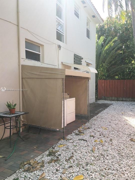 Recently Rented: $1,700 (1 beds, 1 baths, 521 Square Feet)