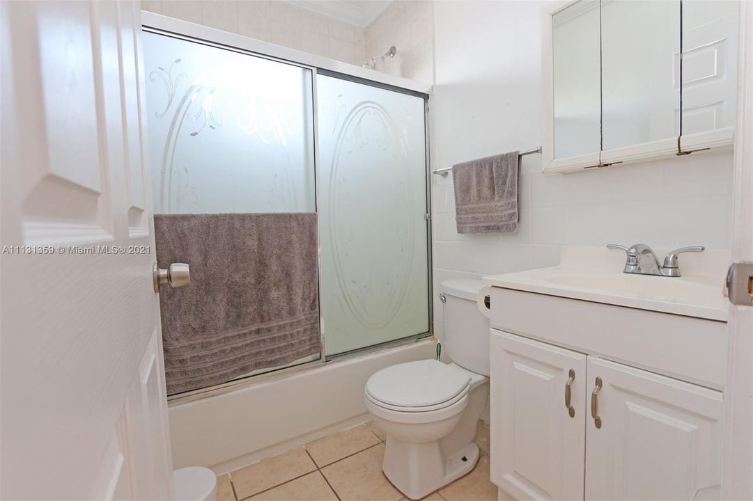 Недавно арендовано: $1,700 (1 спален, 1 ванн, 521 Квадратных фут)