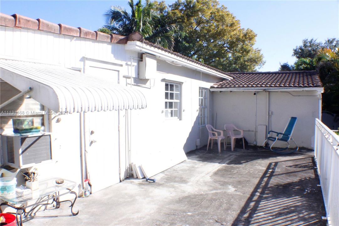 Recently Sold: $448,000 (3 beds, 3 baths, 800 Square Feet)