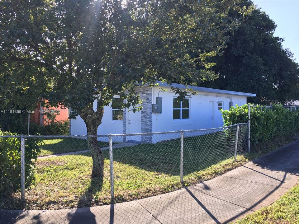 Recently Sold: $345,000 (3 beds, 2 baths, 920 Square Feet)
