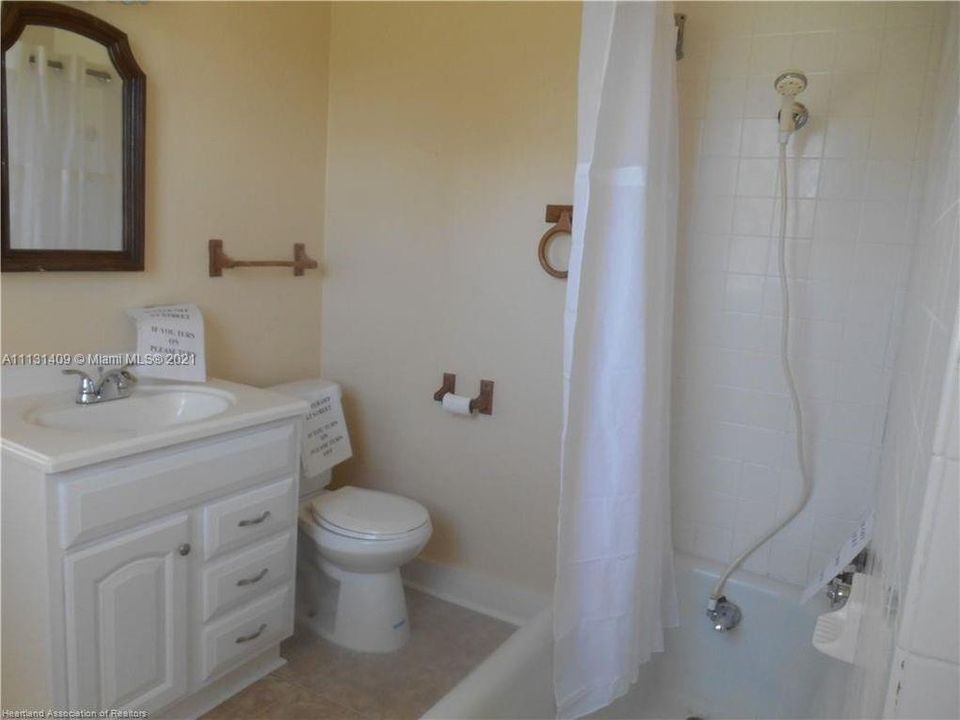最近租的: $1,600 (3 贝兹, 1 浴室, 1560 平方英尺)