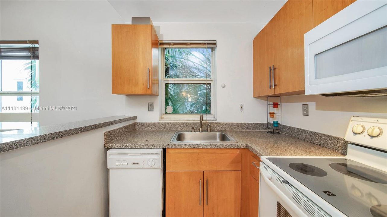 Recently Sold: $200,000 (1 beds, 1 baths, 530 Square Feet)