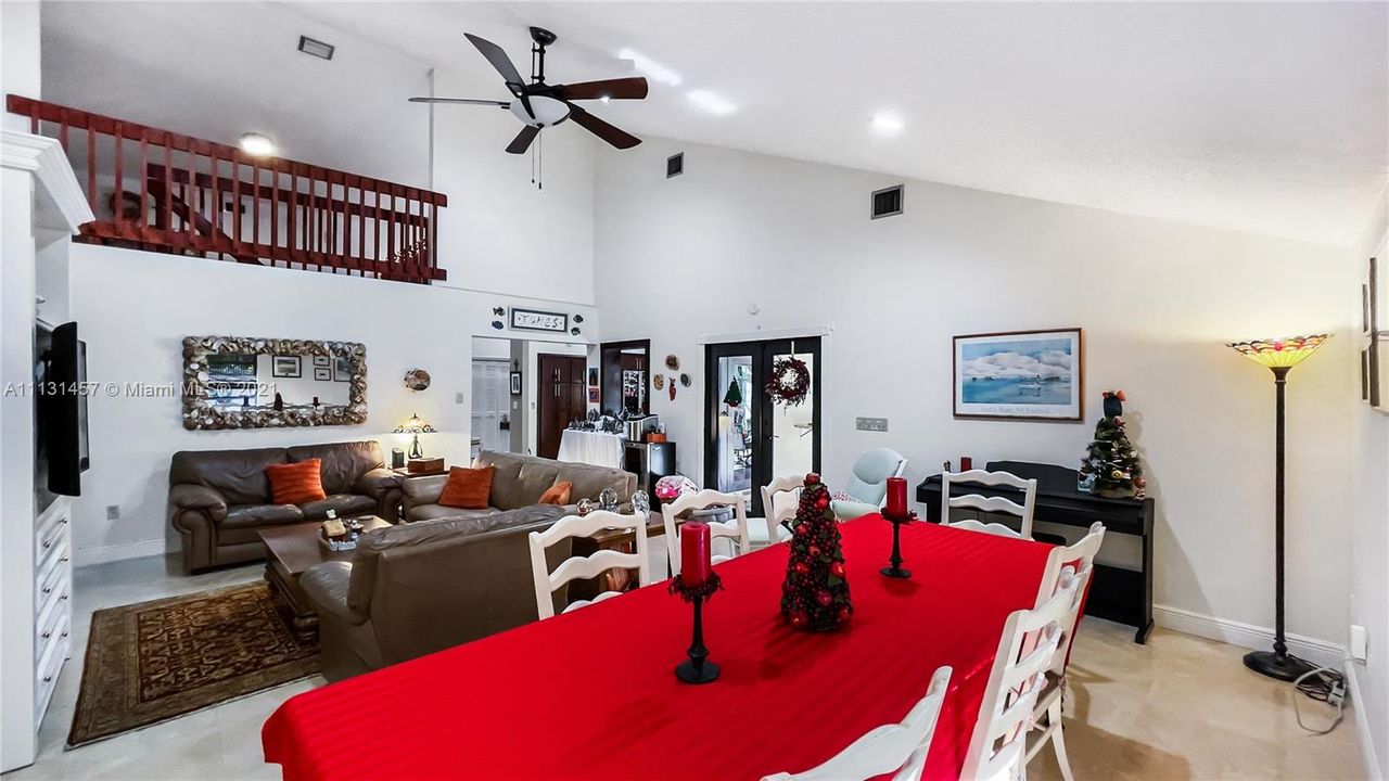 Recently Rented: $8,000 (5 beds, 4 baths, 4113 Square Feet)