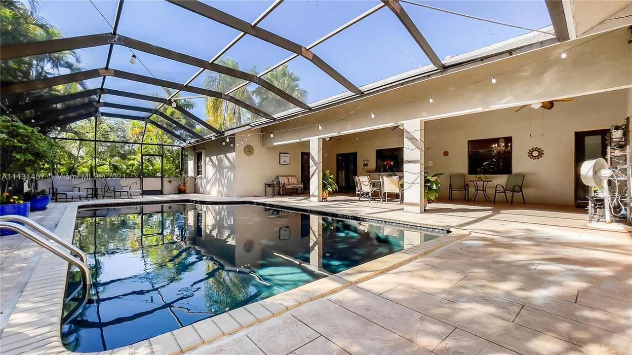 Recently Rented: $8,000 (5 beds, 4 baths, 4113 Square Feet)