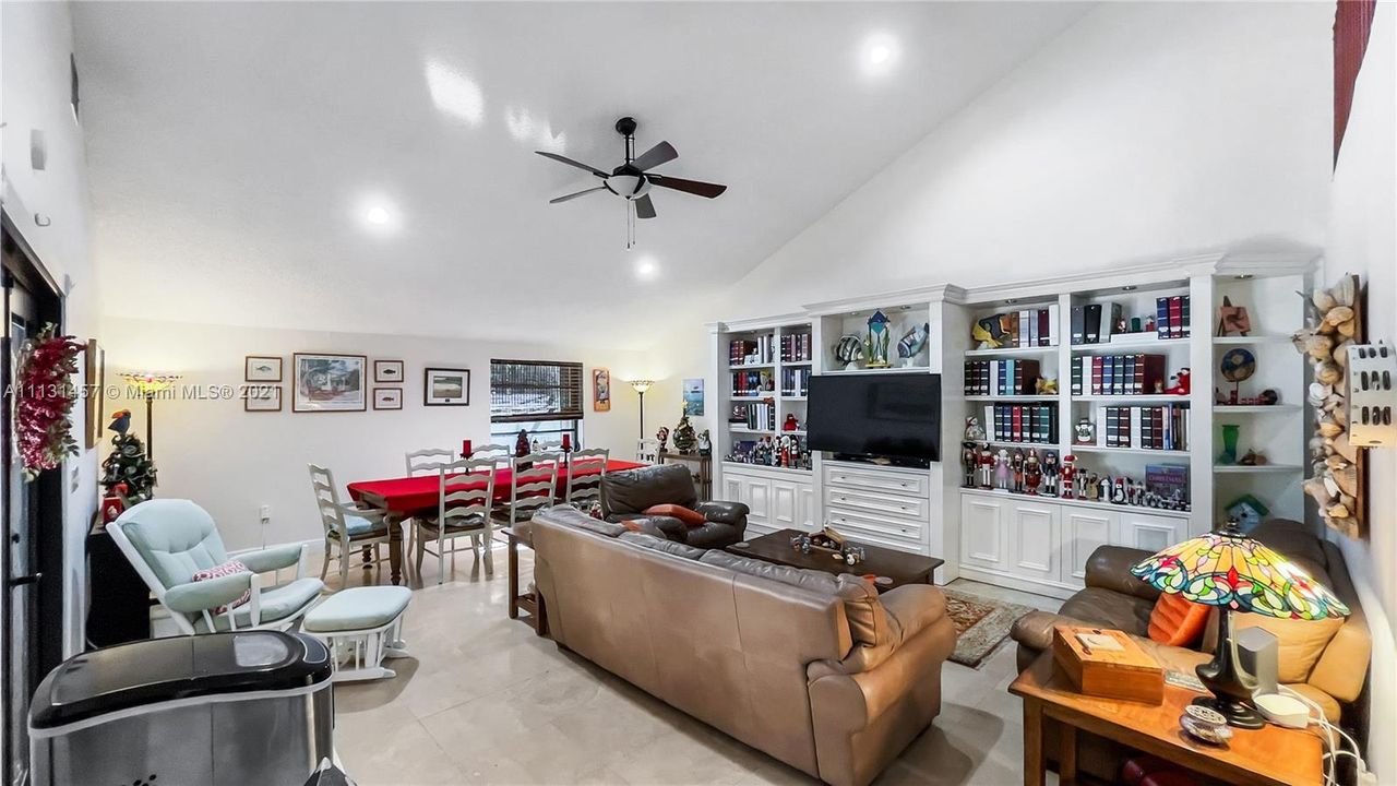 Recently Rented: $8,000 (5 beds, 4 baths, 4113 Square Feet)