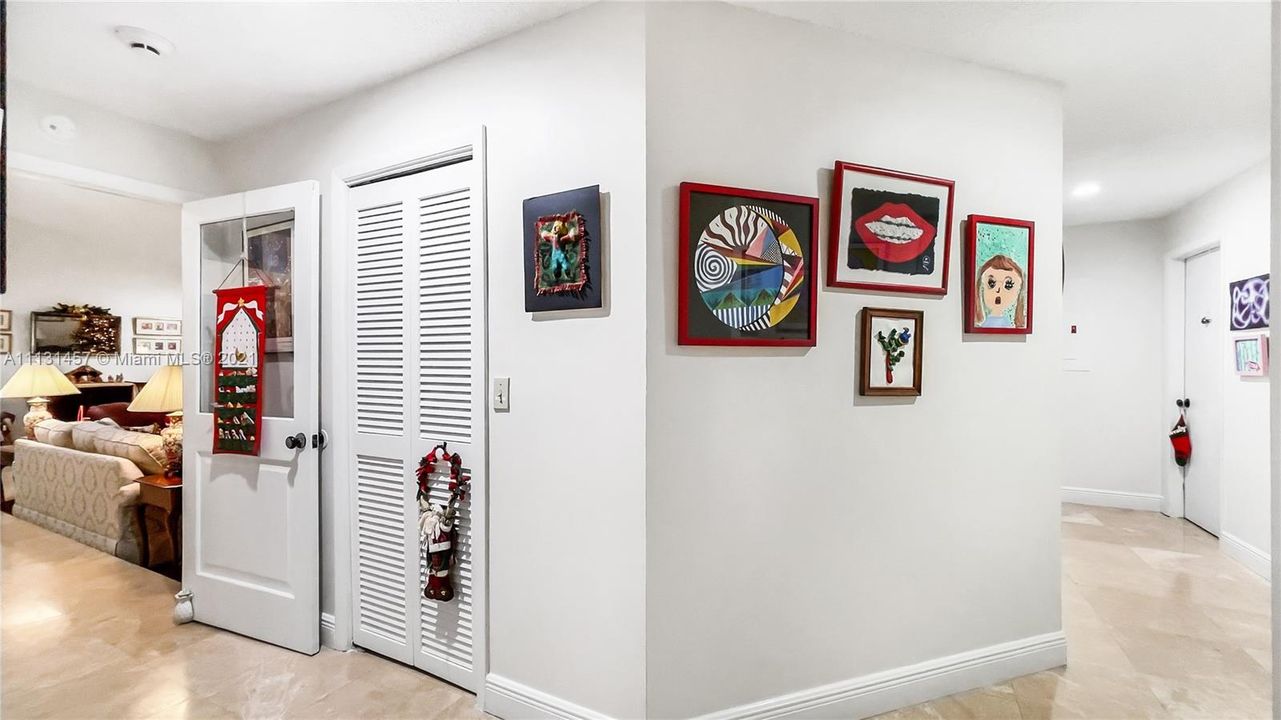 Recently Rented: $8,000 (5 beds, 4 baths, 4113 Square Feet)