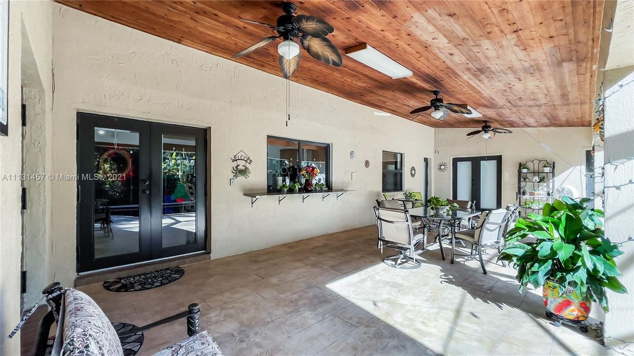Recently Rented: $8,000 (5 beds, 4 baths, 4113 Square Feet)