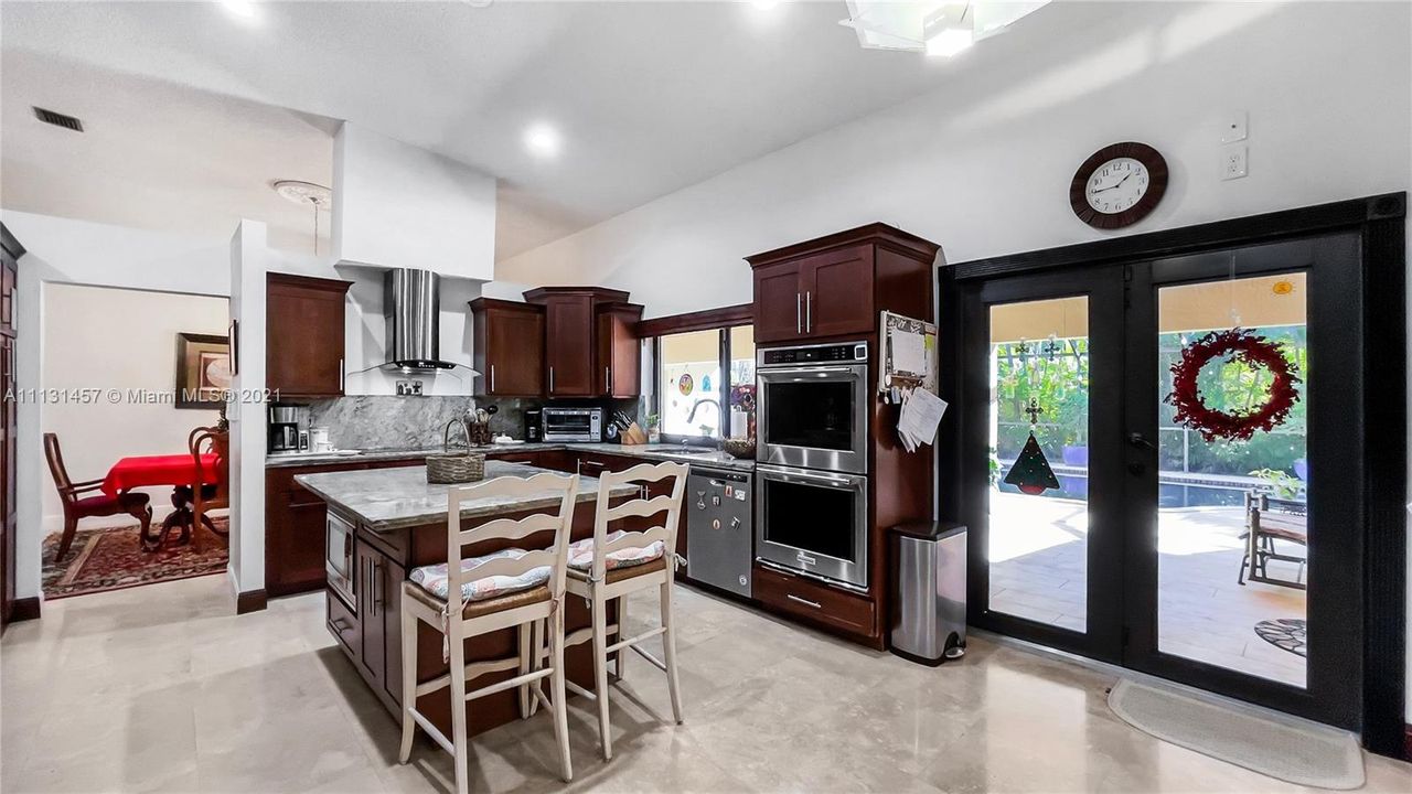 Recently Rented: $8,000 (5 beds, 4 baths, 4113 Square Feet)