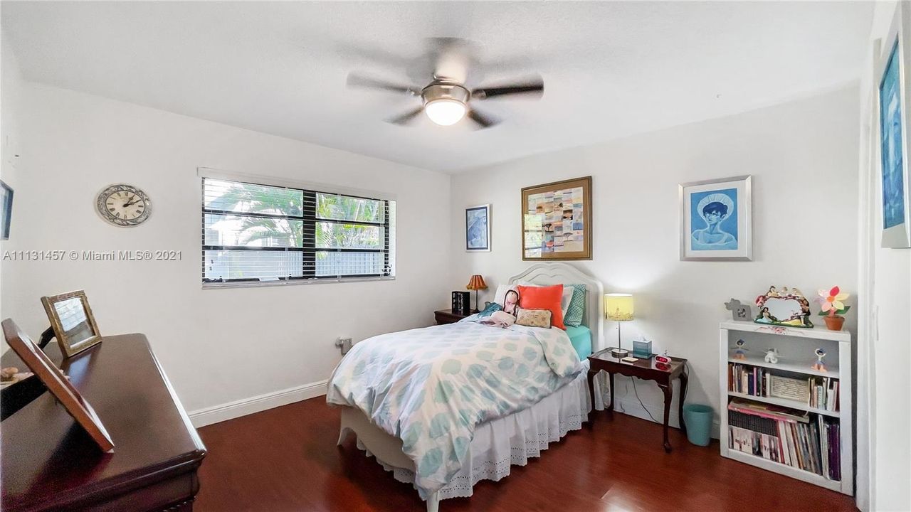 Recently Rented: $8,000 (5 beds, 4 baths, 4113 Square Feet)
