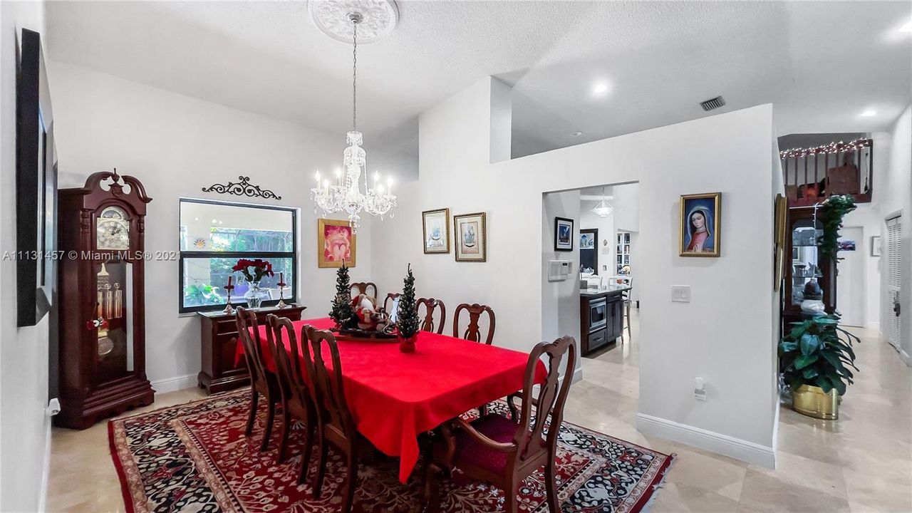 Recently Rented: $8,000 (5 beds, 4 baths, 4113 Square Feet)