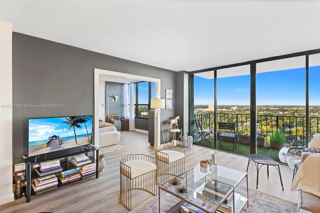 Gorgeous 1bed/1.5 bath at Palm Bay Tower!