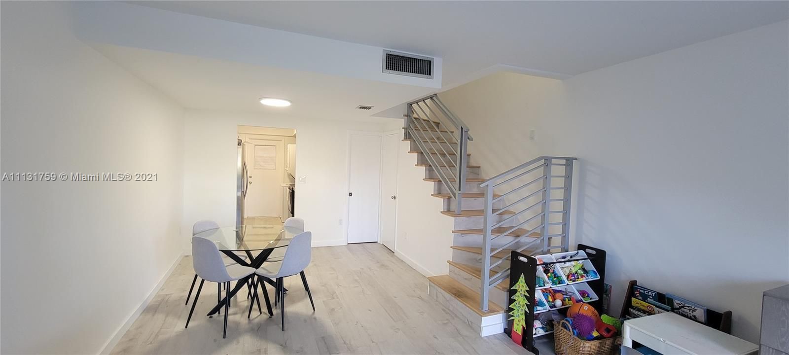 Recientemente alquilado: $6,000 (2 camas, 2 baños, 1042 Pies cuadrados)