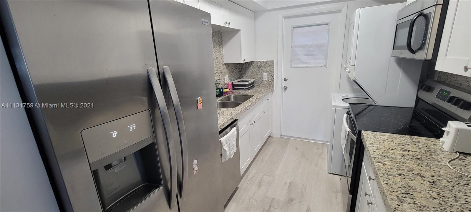 Recientemente alquilado: $6,000 (2 camas, 2 baños, 1042 Pies cuadrados)