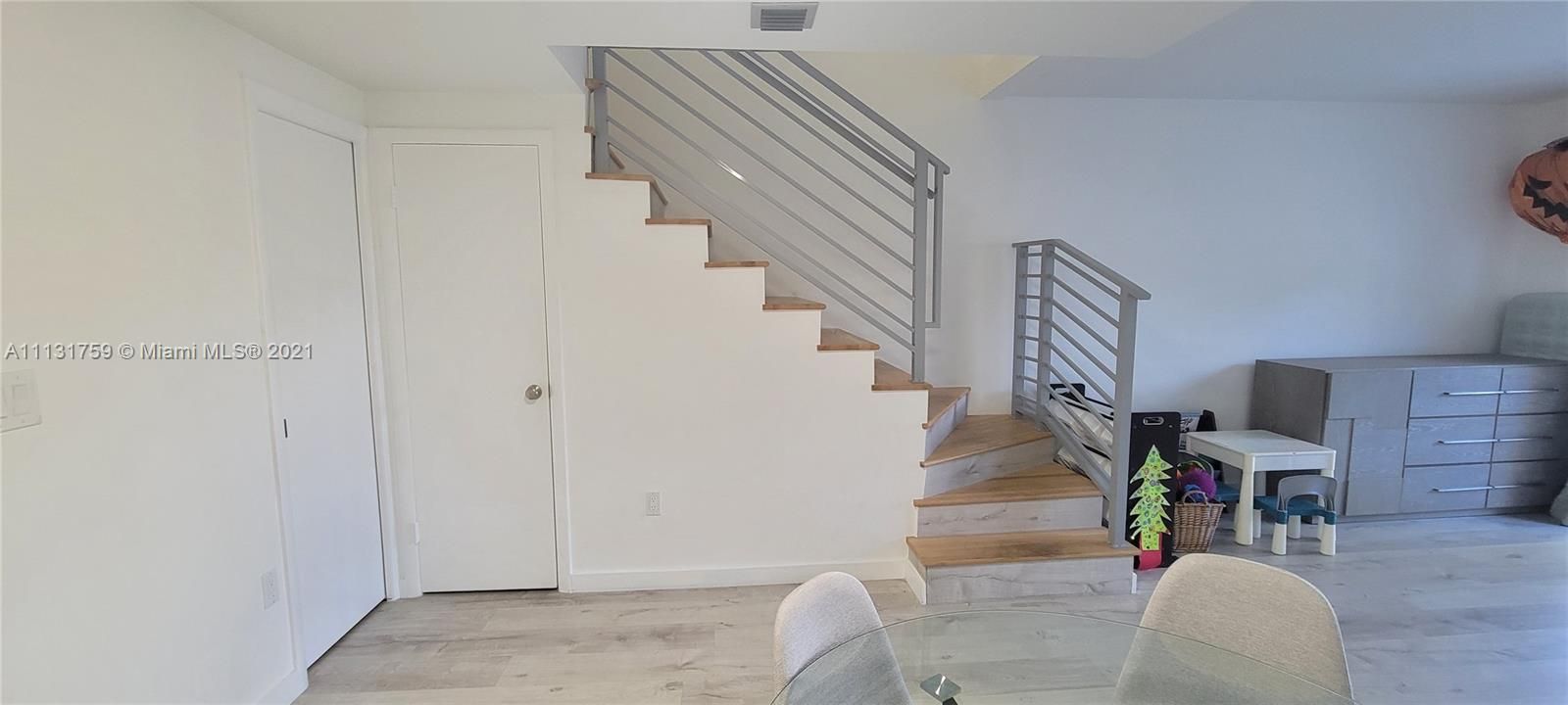 Recientemente alquilado: $6,000 (2 camas, 2 baños, 1042 Pies cuadrados)