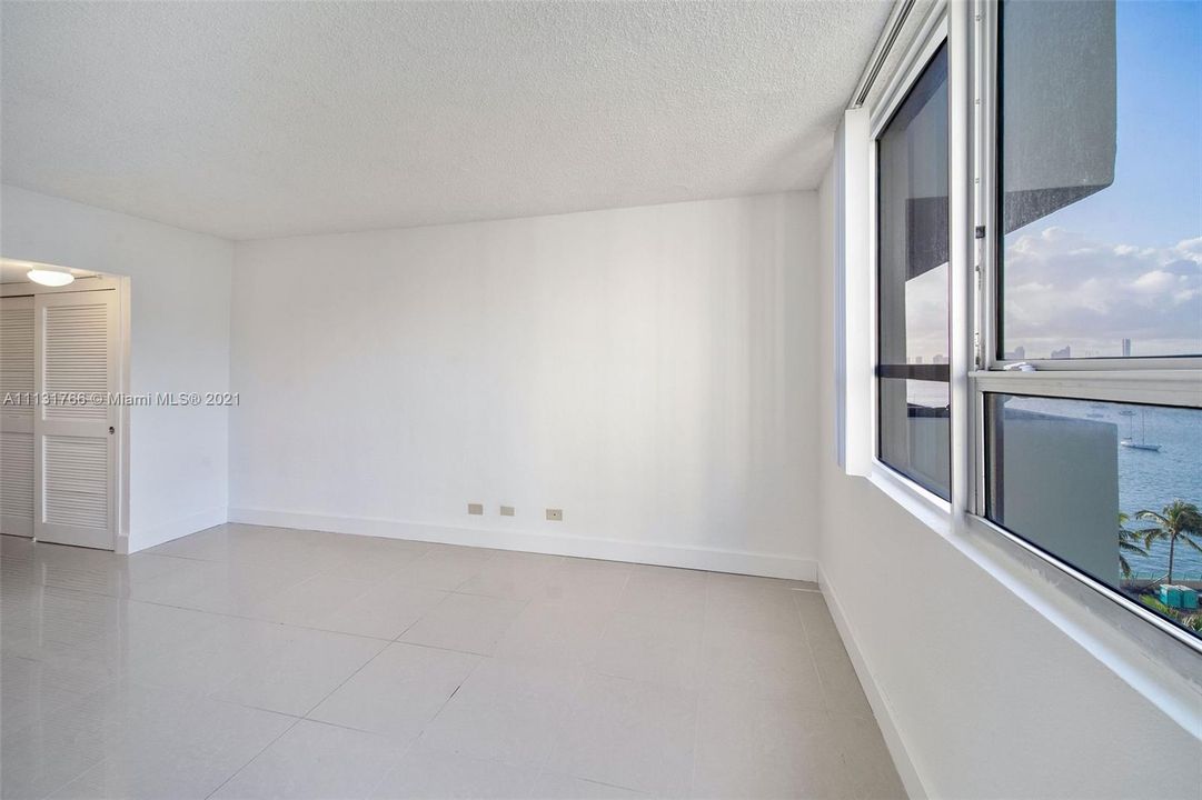 Recently Rented: $3,009 (2 beds, 2 baths, 1120 Square Feet)