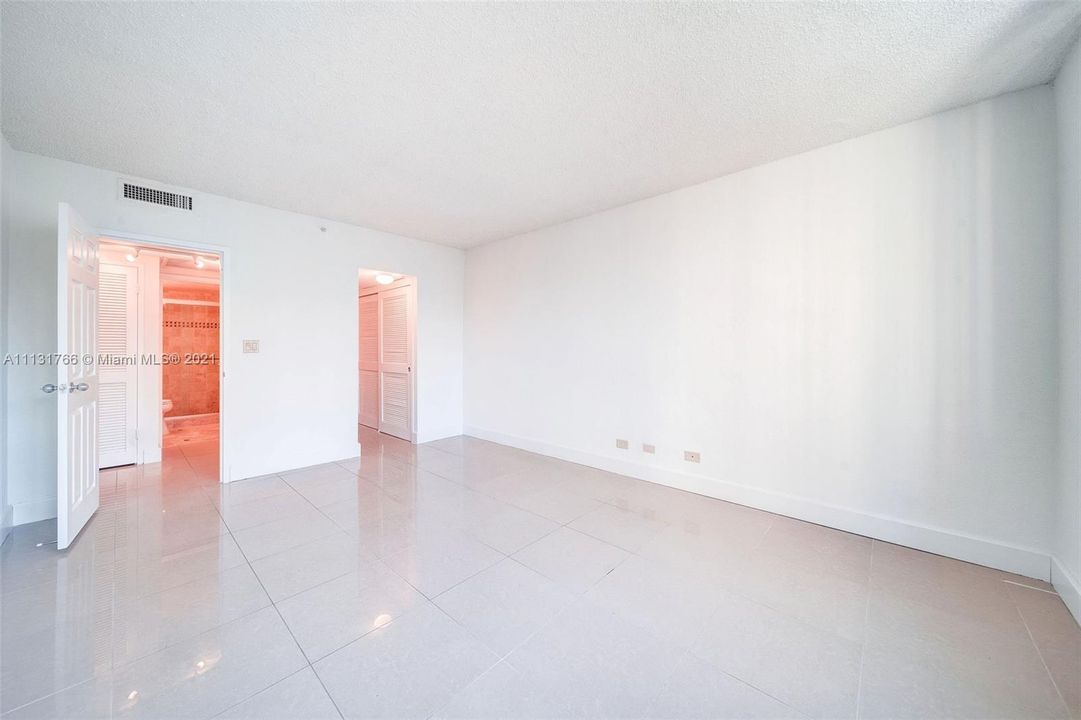 Recently Rented: $3,009 (2 beds, 2 baths, 1120 Square Feet)
