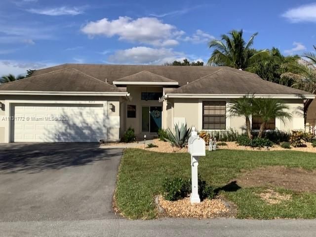 Recently Sold: $560,000 (4 beds, 2 baths, 1885 Square Feet)