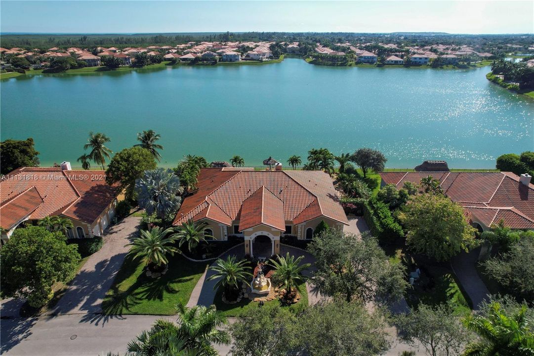 Recently Sold: $1,299,000 (6 beds, 5 baths, 3875 Square Feet)