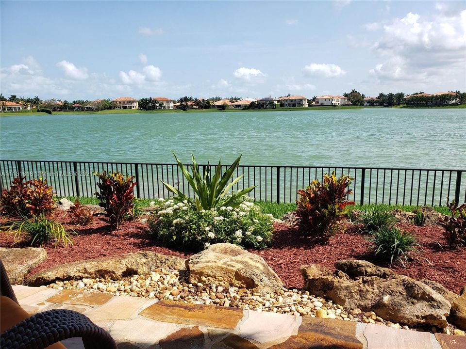 Recently Sold: $1,299,000 (6 beds, 5 baths, 3875 Square Feet)