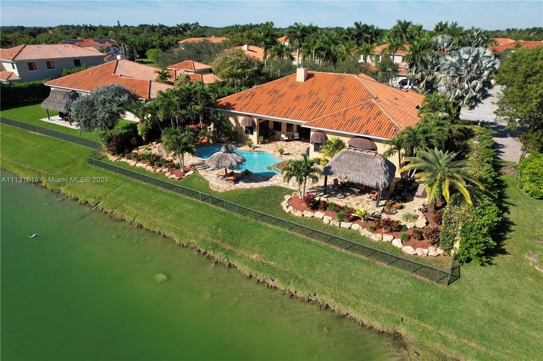 Recently Sold: $1,299,000 (6 beds, 5 baths, 3875 Square Feet)