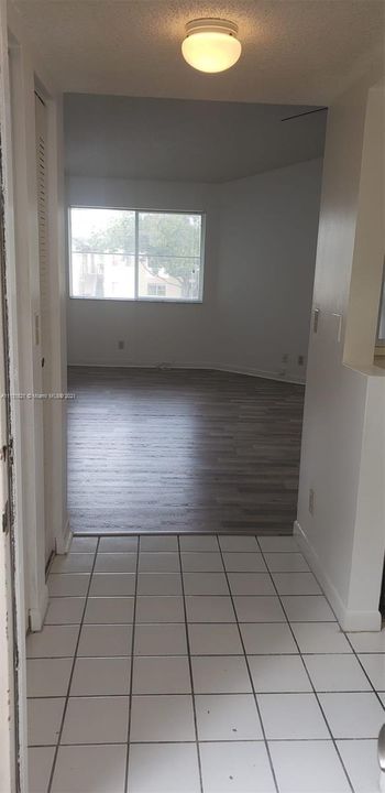 Recently Rented: $1,400 (1 beds, 1 baths, 700 Square Feet)