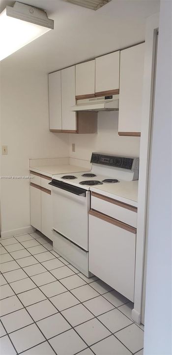 Recently Rented: $1,400 (1 beds, 1 baths, 700 Square Feet)