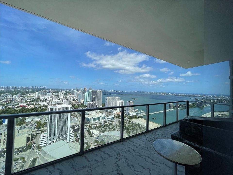 Recently Sold: $845,000 (2 beds, 2 baths, 1647 Square Feet)