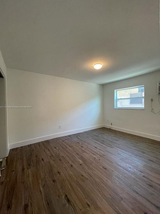 Recently Rented: $1,950 (2 beds, 1 baths, 860 Square Feet)