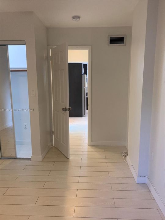 Recently Rented: $1,975 (1 beds, 1 baths, 748 Square Feet)