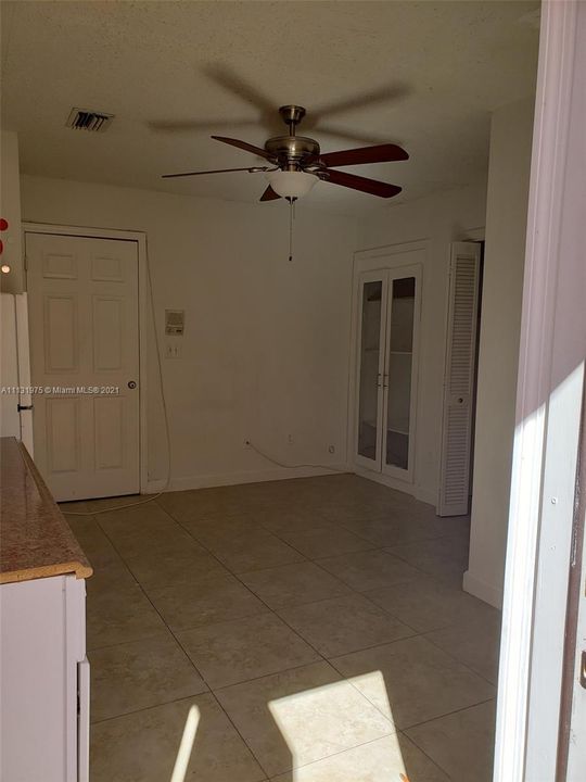 Recently Rented: $950 (0 beds, 1 baths, 3000 Square Feet)