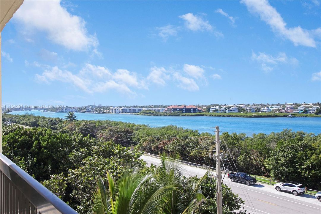 Recently Sold: $2,300,000 (2 beds, 2 baths, 2010 Square Feet)