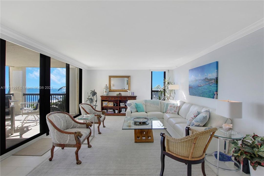 Recently Sold: $2,300,000 (2 beds, 2 baths, 2010 Square Feet)