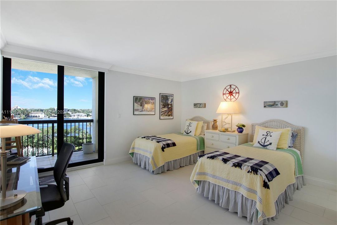 Recently Sold: $2,300,000 (2 beds, 2 baths, 2010 Square Feet)