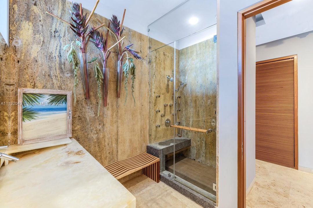 Недавно продано: $17,500,000 (5 спален, 7 ванн, 6869 Квадратных фут)