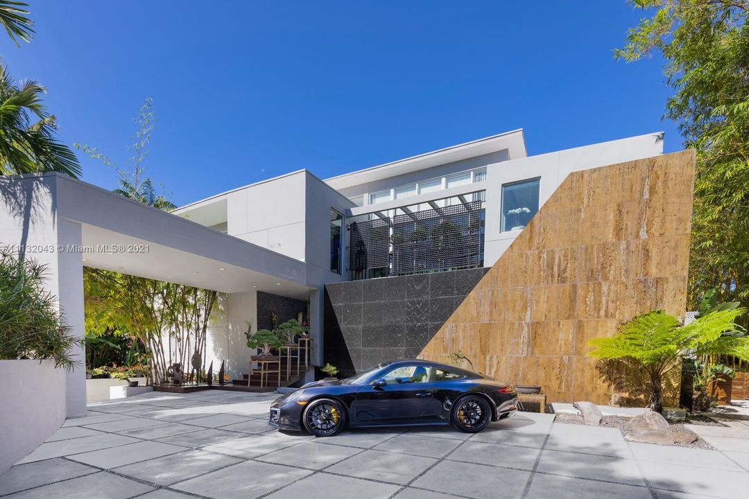 Recently Sold: $17,500,000 (5 beds, 7 baths, 6869 Square Feet)