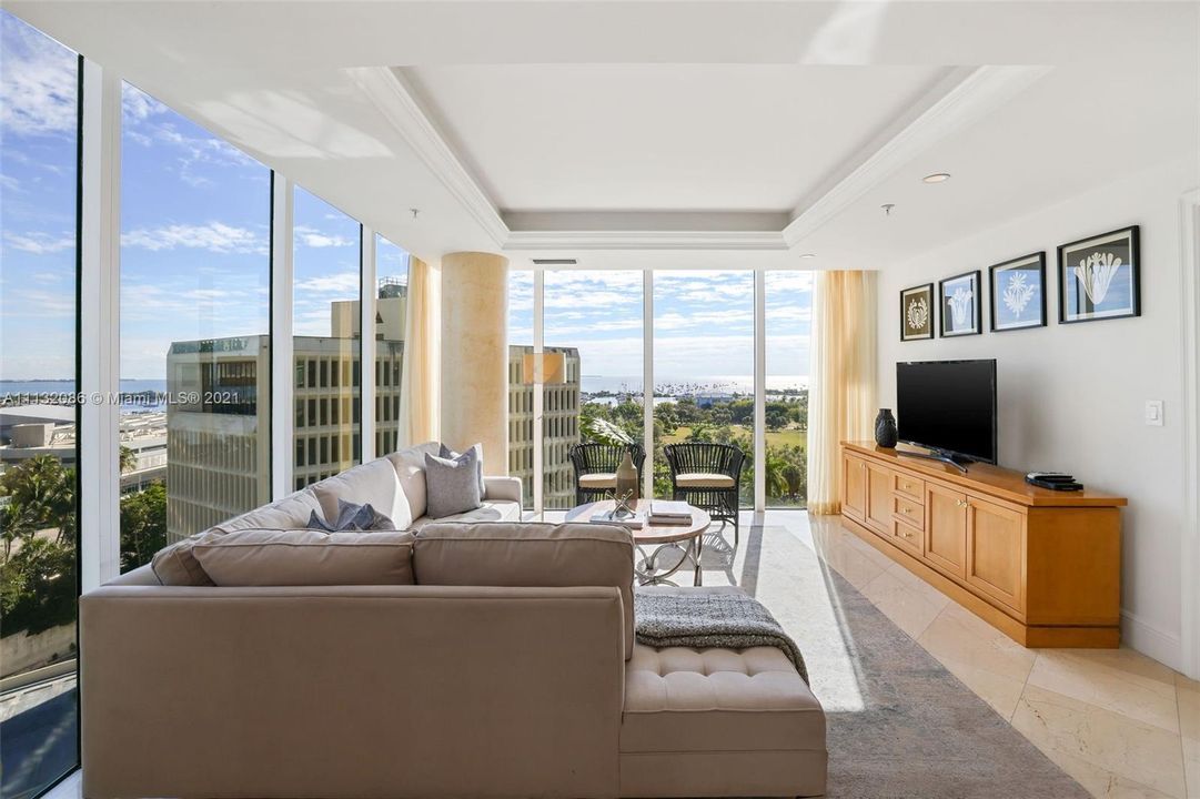 Recently Sold: $1,295,000 (2 beds, 2 baths, 1530 Square Feet)