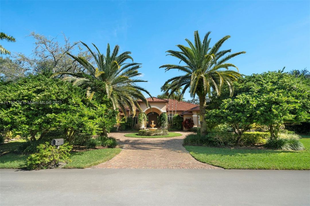 Recently Sold: $1,885,000 (4 beds, 4 baths, 3541 Square Feet)