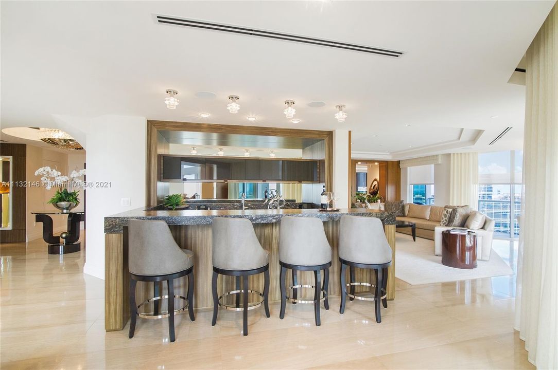 Recently Sold: $6,000,000 (4 beds, 5 baths, 6912 Square Feet)