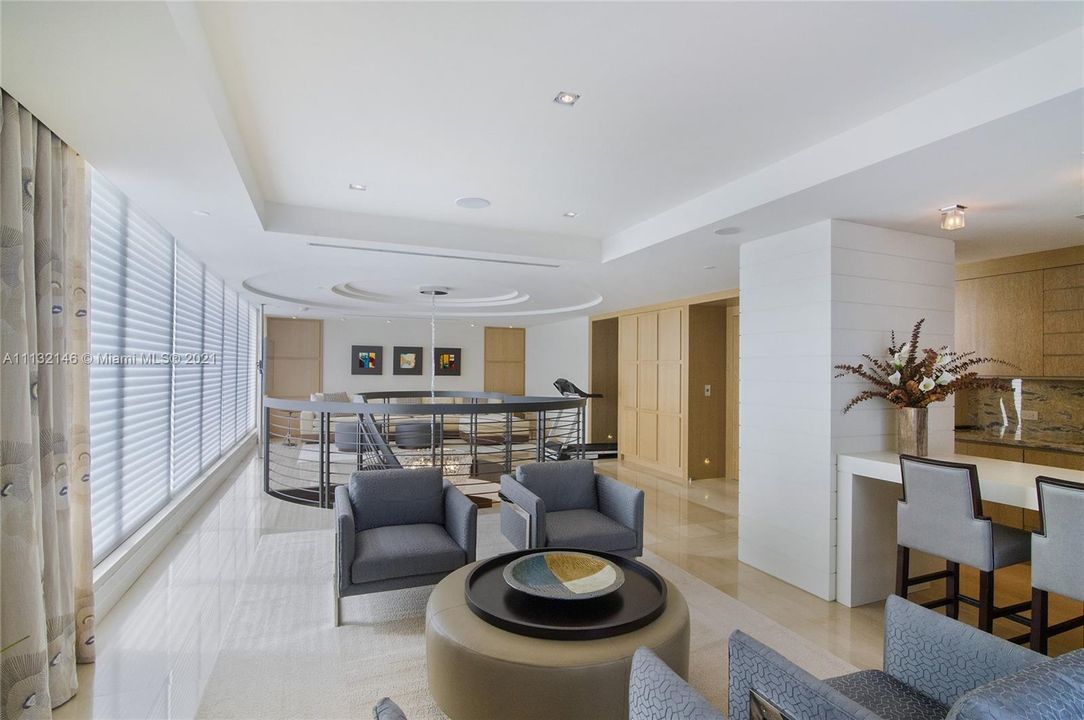 Recently Sold: $6,000,000 (4 beds, 5 baths, 6912 Square Feet)