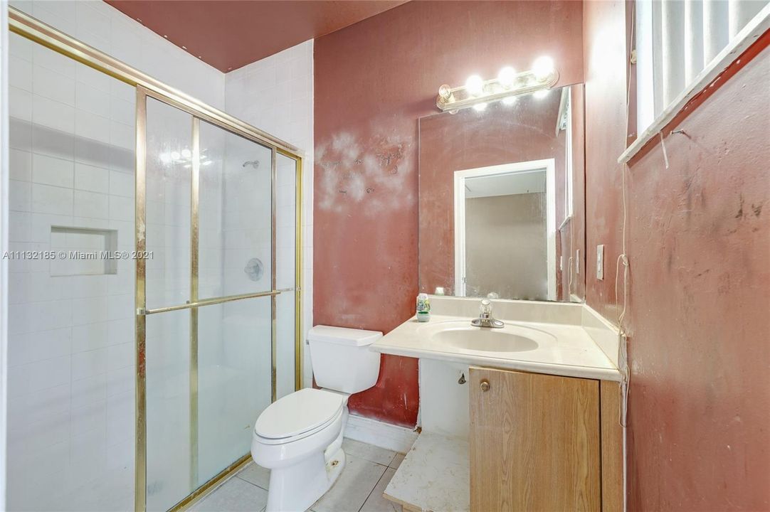 最近售出: $699,900 (4 贝兹, 4 浴室, 3667 平方英尺)