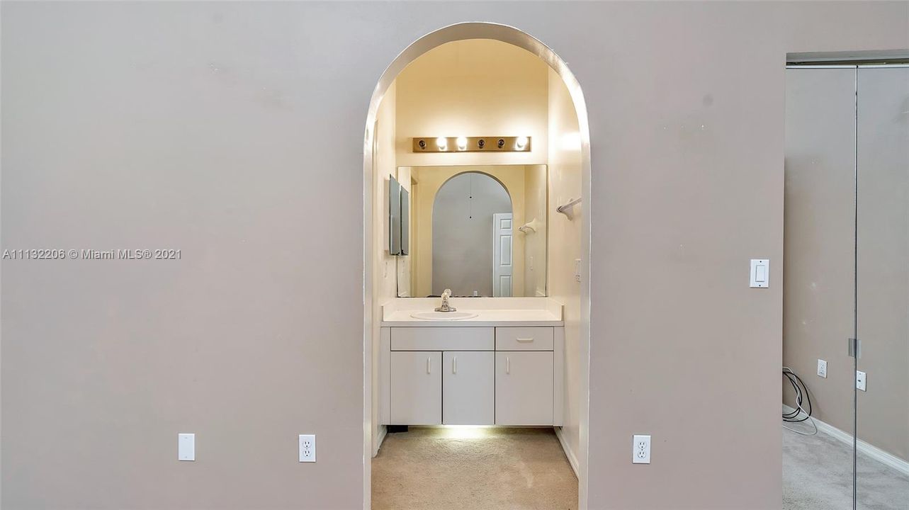 最近售出: $440,000 (3 贝兹, 2 浴室, 1468 平方英尺)