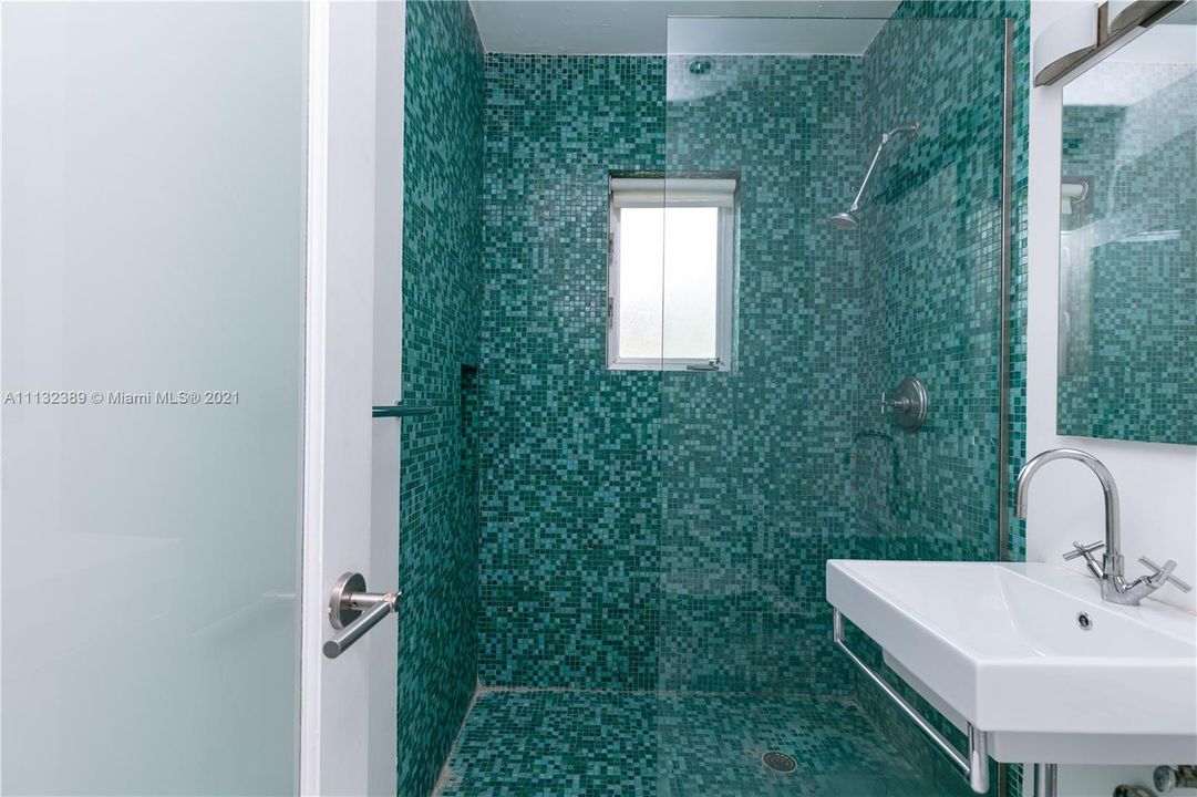 最近售出: $339,990 (1 贝兹, 1 浴室, 654 平方英尺)