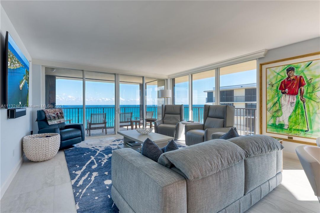 Recently Sold: $1,995,000 (3 beds, 3 baths, 1800 Square Feet)