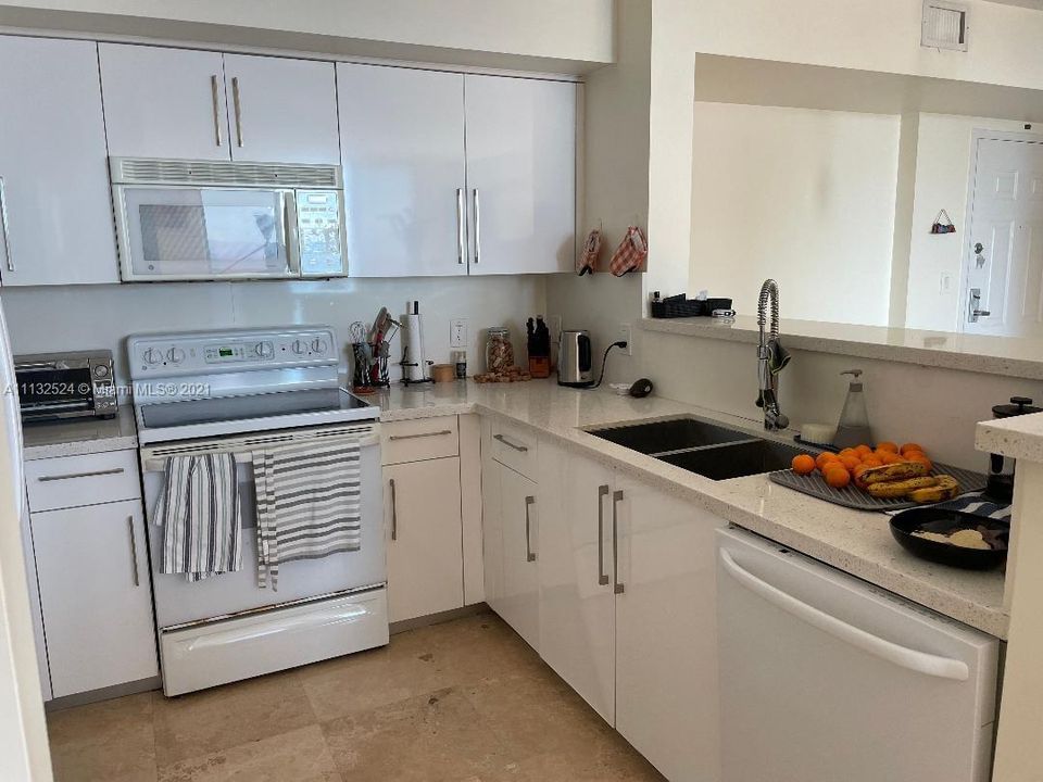 Recently Sold: $555,000 (2 beds, 2 baths, 1140 Square Feet)