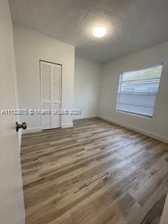 Recently Rented: $2,600 (3 beds, 1 baths, 1043 Square Feet)