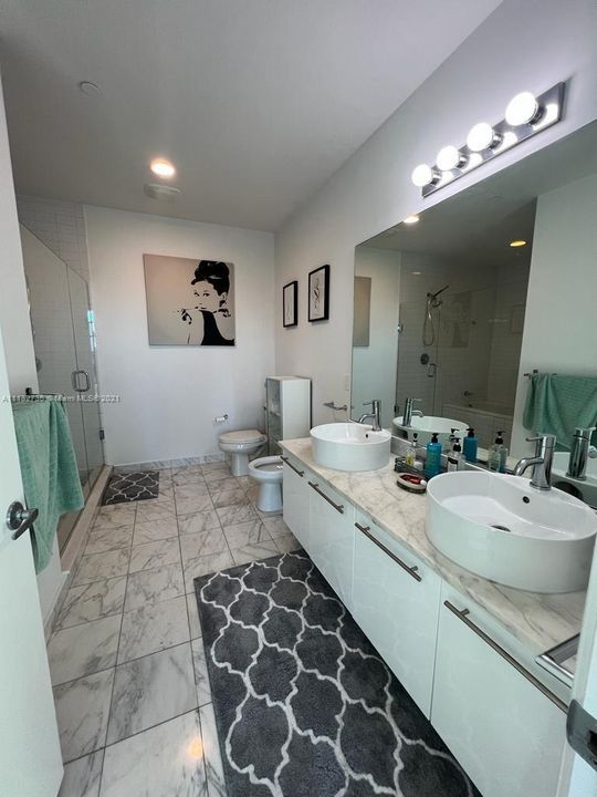 Recently Sold: $675,000 (2 beds, 2 baths, 1315 Square Feet)