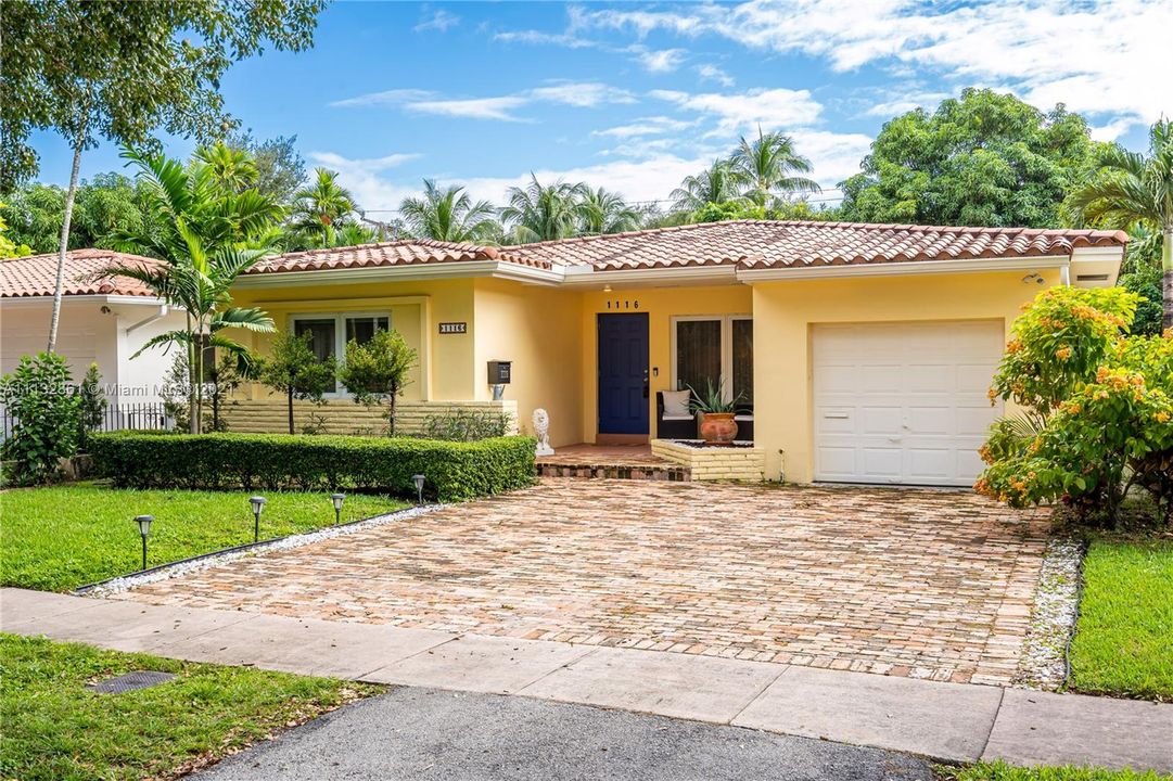 Recently Sold: $1,749,000 (3 beds, 2 baths, 1788 Square Feet)
